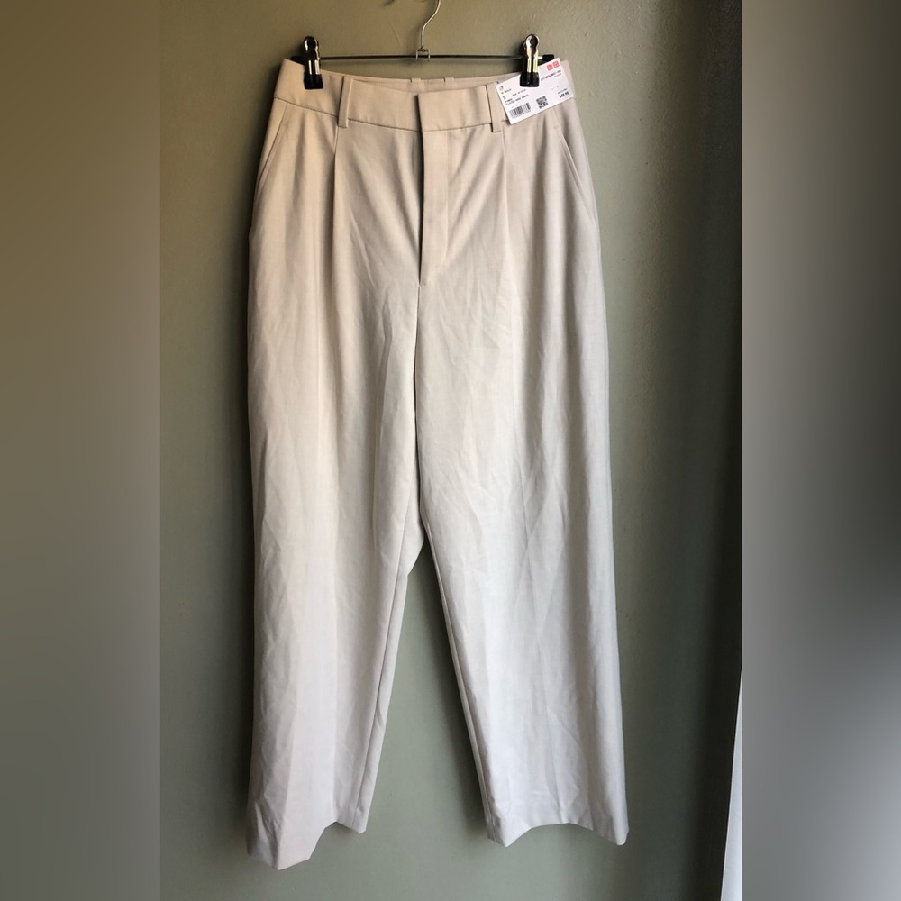NWT! Uniqlo Women Pleated Wide Pants Natural Size: S